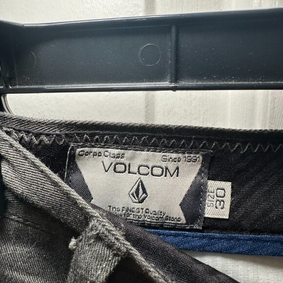 Volcom Shorts - Picture 3 of 5